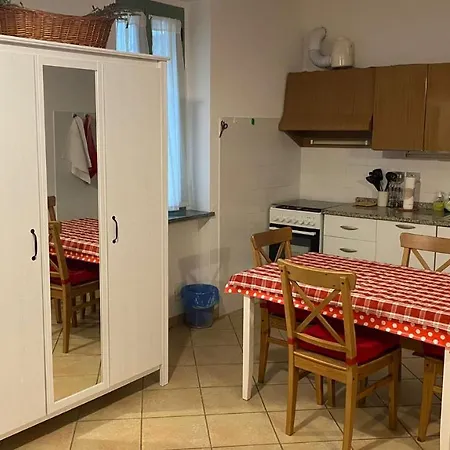 Semesterbostad Al Vecchio Pero, Con Ampio Giardino Privato